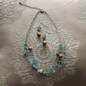 Very pretty Necklace and Earring set.